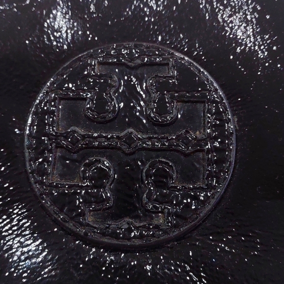 Tory Burch Miller Black Patent Leather Zip Around Continental Wallet EUC - Picture 6 of 13